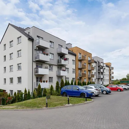 Jasny Klimatyzowany Apartament Z Parkingiem W Wieliczce By Renters Apartman